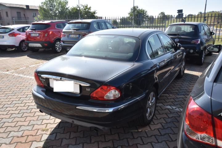 Jaguar X-Type